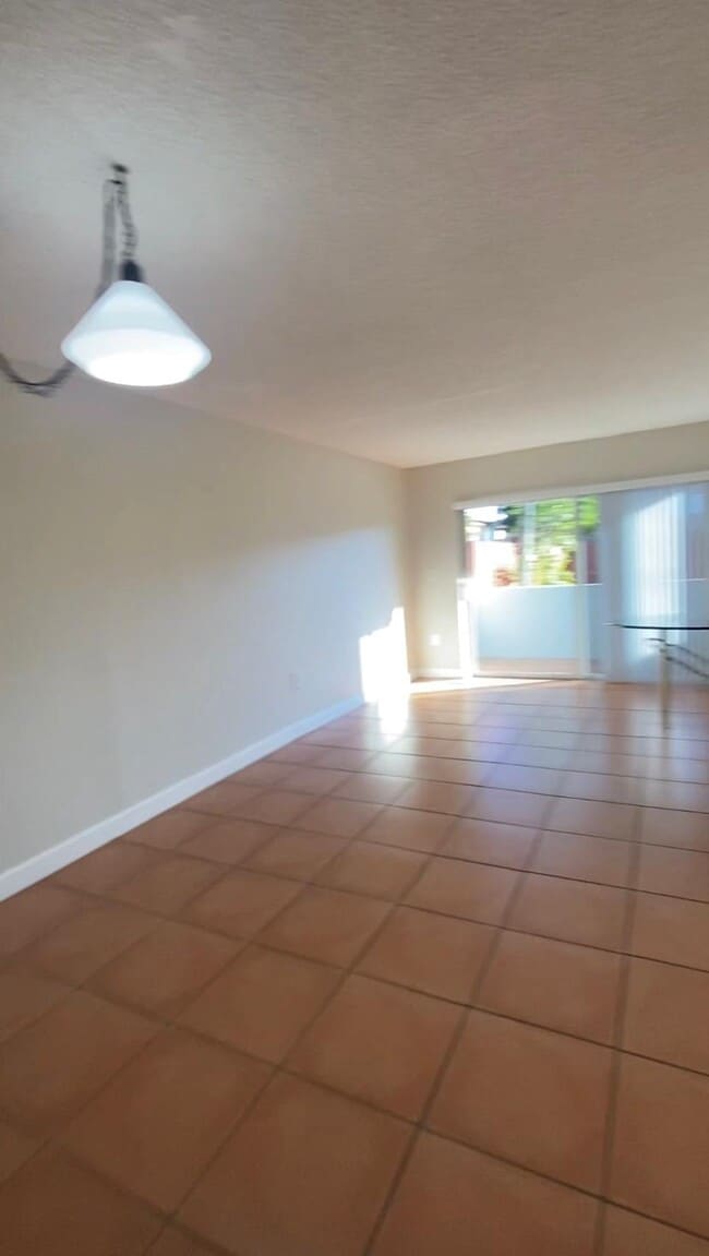 Photo - 1725 W 60th St Unit F128