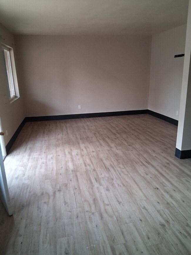 Building Photo - 259 W Tamarisk St Unit #1 Rental