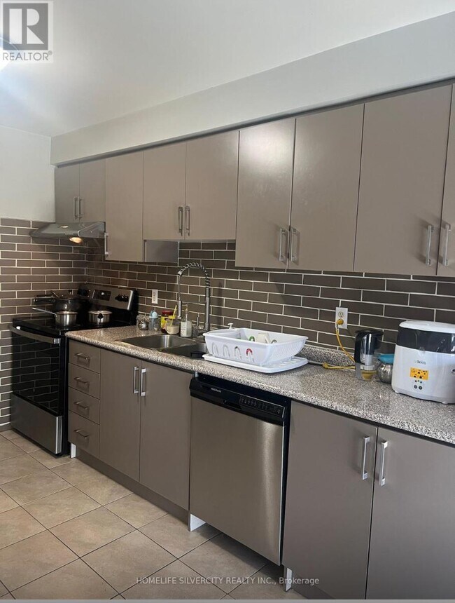 Photo - 63 Cedarwood Cres