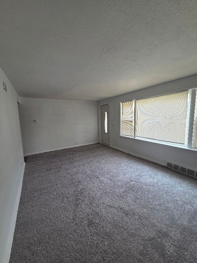 Photo - 1816 N Hanley Rd