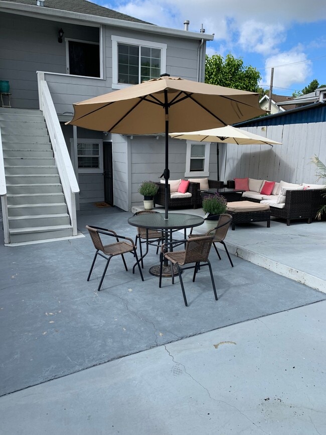 Building Photo - 2019 E 20th St