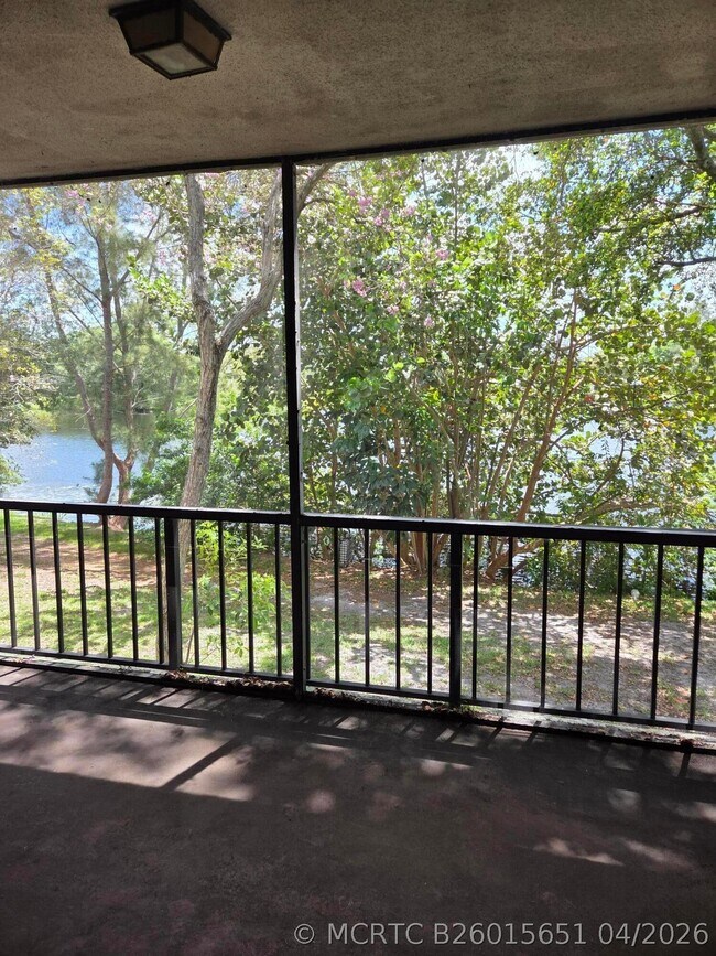 Photo - 3720 Inverrary Dr Unit 2b