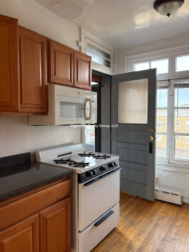 Photo - 909 Elmwood Ave Unit NO3