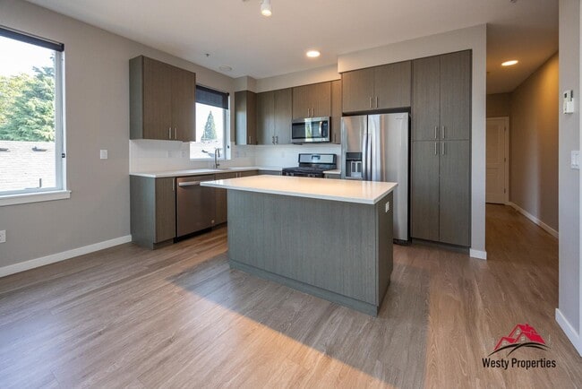 Photo - 85 N Going St