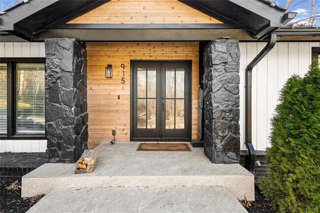 Photo - 915 Lost Forest Dr NW