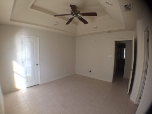 2301 N Dahlia St Unit 3