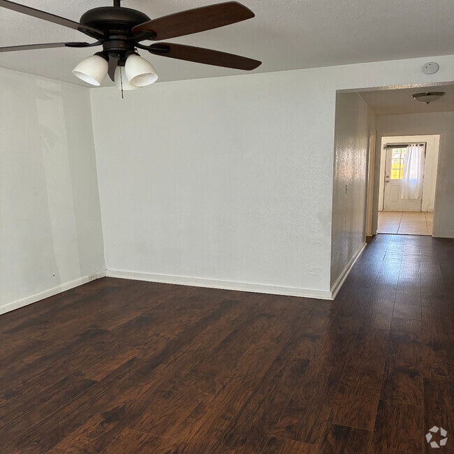 Building Photo - 3562 N High St Rental