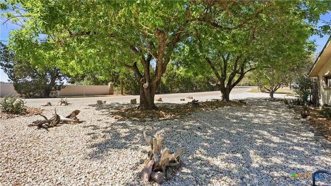 Photo - 1268 Lakeside Dr W
