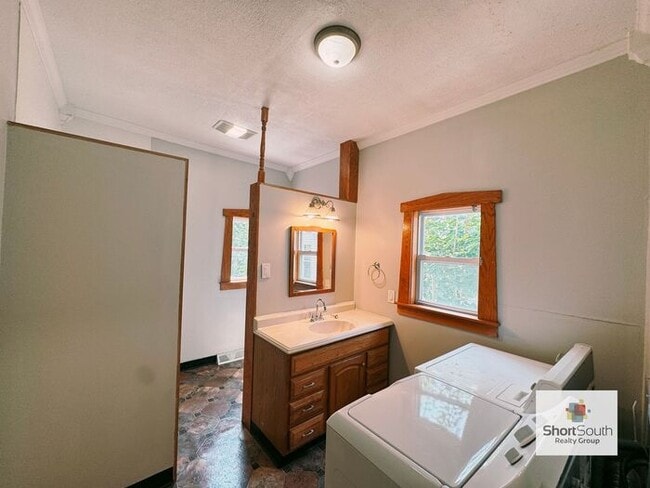 Photo - 4 bed 2 bath Single Family Home