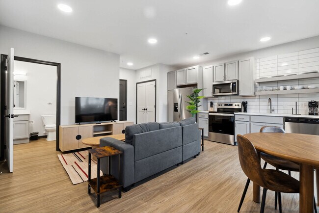 Photo - 423 E Michigan St Unit ID1032093P