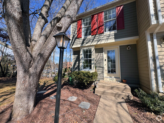 Building Photo - 1901 Belmont Ridge Ct Rental