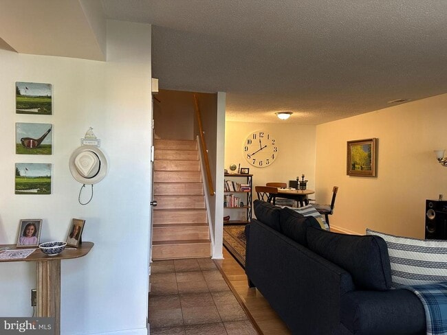 Photo - 441 Tomlinson Rd