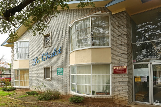 Photo - Le Chalet Apartments