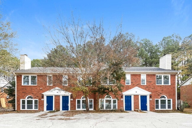 Building Photo - 1305 Sweet Pine Dr