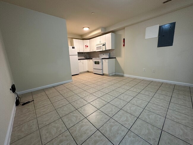 Building Photo - 1729 Monument St Unit 2 Rental
