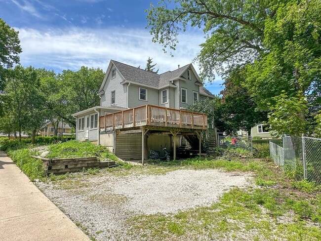 412 Ash Ave