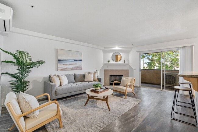 Building Photo - Remodeled 2 bed/2bath in Imperial Beach