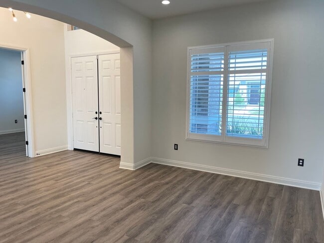 Photo - COMING SOON! - Belcourt Seven Oaks