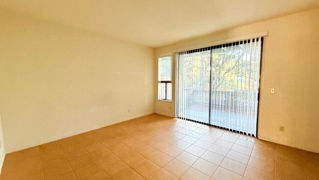 Photo - 15 Invincible Ct