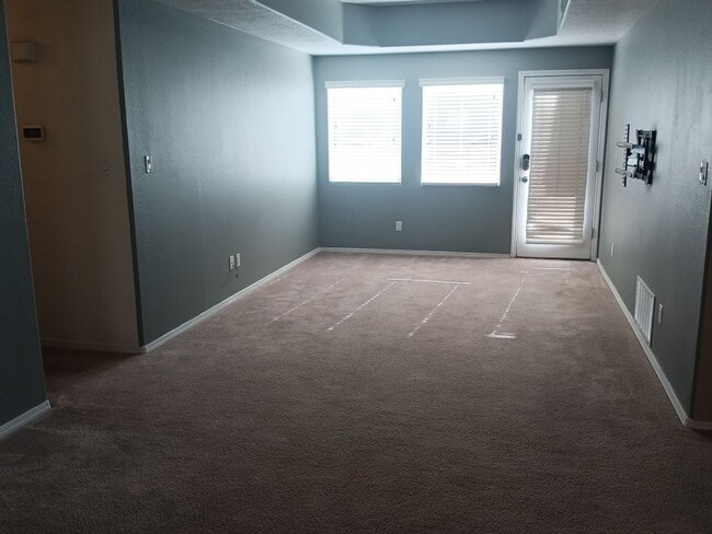 Photo - 3 Bedroom, 2 Bathroom Home! Schedule a Showing Today!