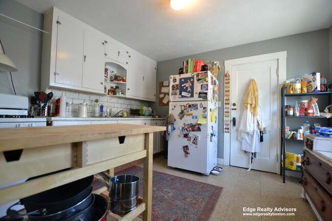 Photo - 17 Cresthill Rd Apartments Unit 1