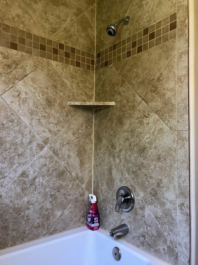 Photo - 3 Bedroom / 1.5 Bath / Large Fenced Backyard