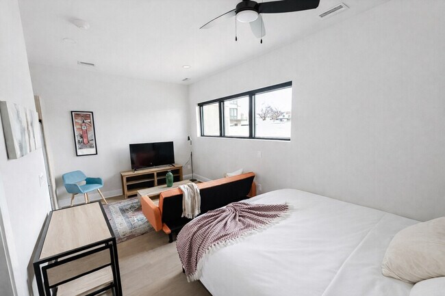 Photo - 4624 Douglas St Unit SI ID1464877P