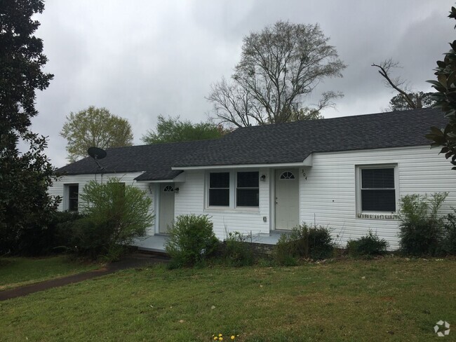 Building Photo - 2BD Duplex in Pendleton for Rent! Only $1,... Rental