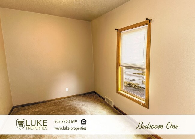 Photo - 410 N Lewis Ave