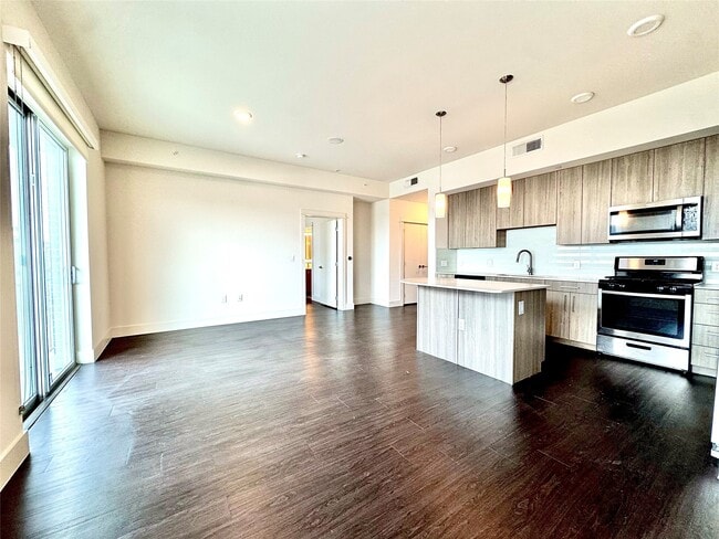 Photo - 3120 Smith St Unit 537