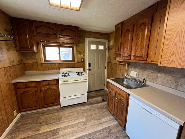 1 Bed 1 Bath Single Family Home in Wausau - 1 Bed 1 Bath Single Family Home in Wausau