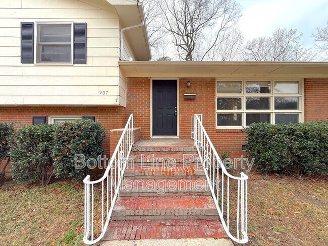 Photo - 907 Bannister Pl