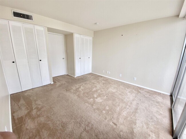 Photo - 2016 Main St Unit 1403