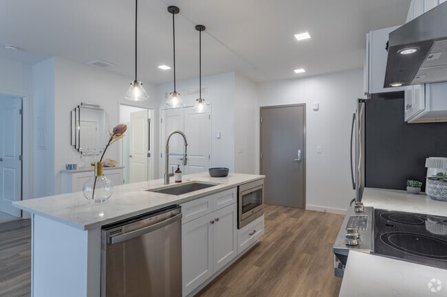 1BD, 1BA - 838SF