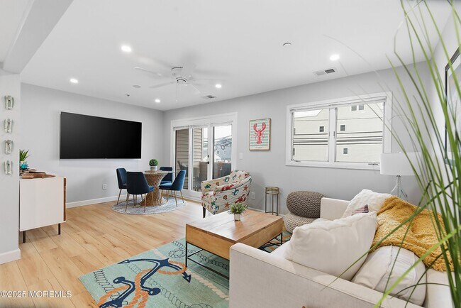 Photo - 132 Sampson Ave Unit 2