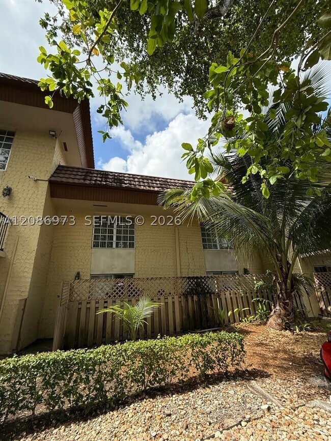 Building Photo - 8600 SW 109th Ave Unit 4-112