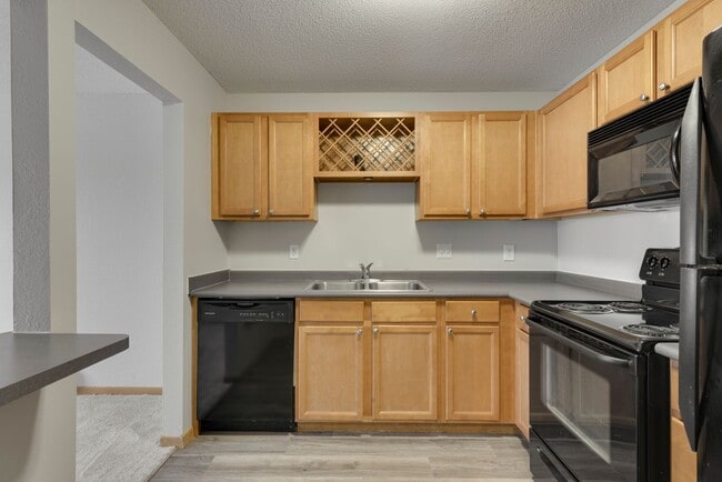Photo - Summer Creek Apartments