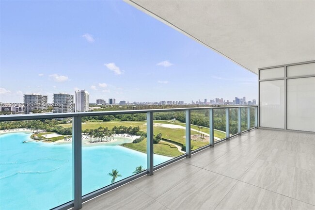 Building Photo - 2411 Laguna Cir Unit 1107