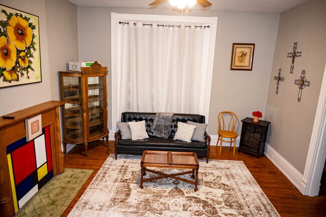 Photo - 1331 S Floyd St Unit 1