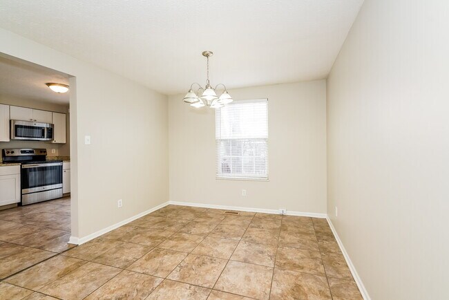 Photo - 1628 Beckenbauer Ln