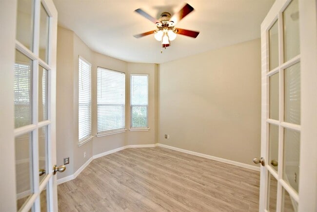 Photo - 2806 Stirrup Cove
