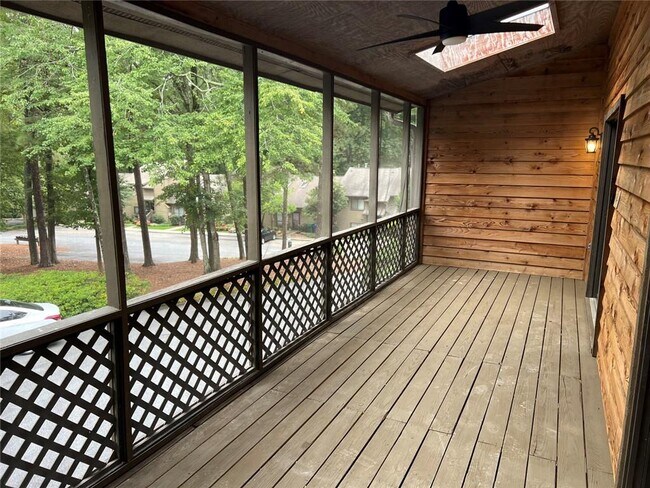 Photo - 1865 D'Youville Ln