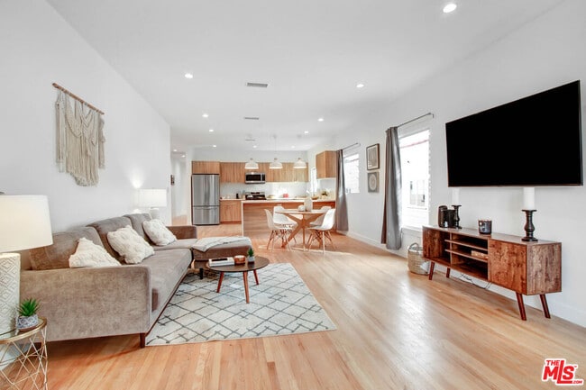 Building Photo - 434 N Ogden Dr Unit 434 1/2