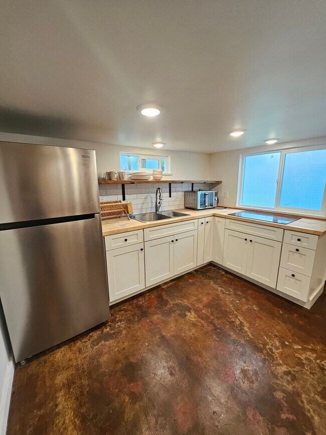 Furnished Short Term 2 bedroom Unit Rental House Rental in Hilo, HI