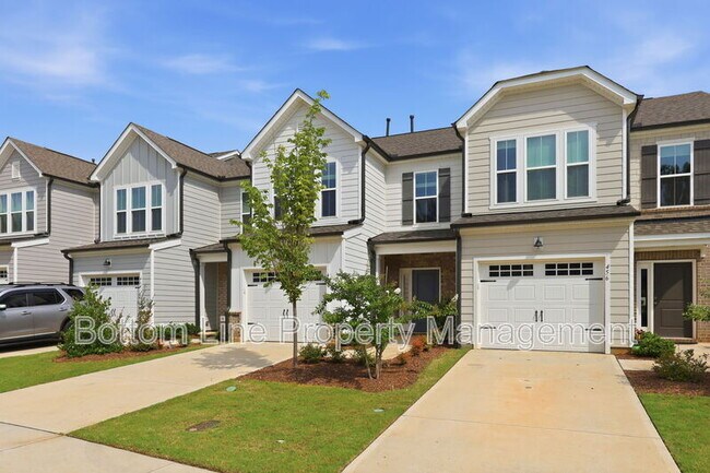 Photo - 460 Glen Clova Dr
