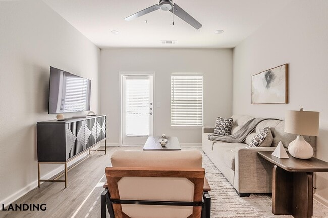 Photo - 1650 Harris Hill Rd Unidad 05-5207