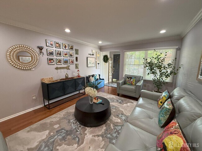 Photo - 37 Dorchester Dr