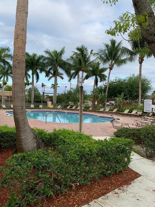 Photo - 3549 Forest Hill Blvd Unit 25