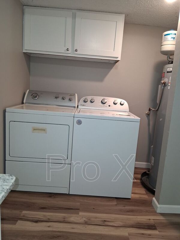 Photo - 502 N Betty Jo Dr