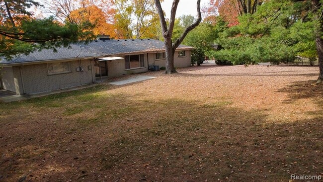 Photo - 851 Helston Rd